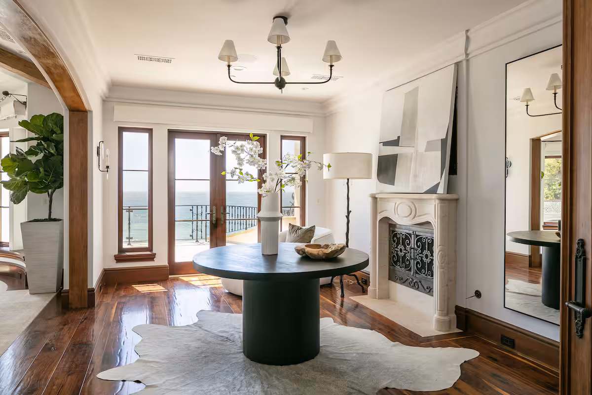 The Shorecliff Villa