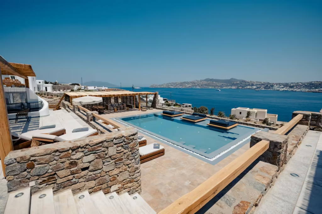 Luxury Villas With Pool Close to Mykonos Town