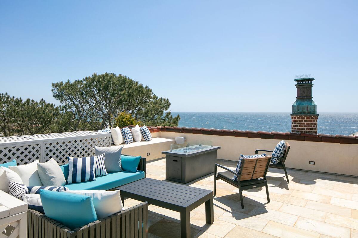 The Shorecliff Villa