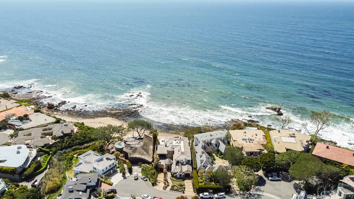 The Shorecliff Villa