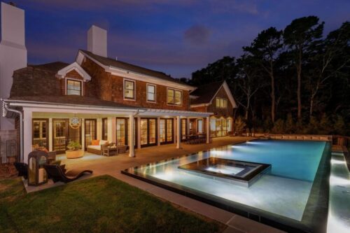 The Sixpole Villa