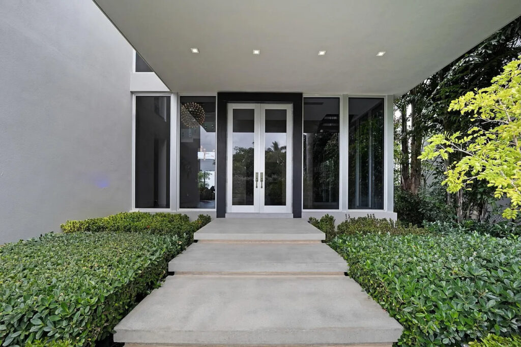 The Carlo Villa