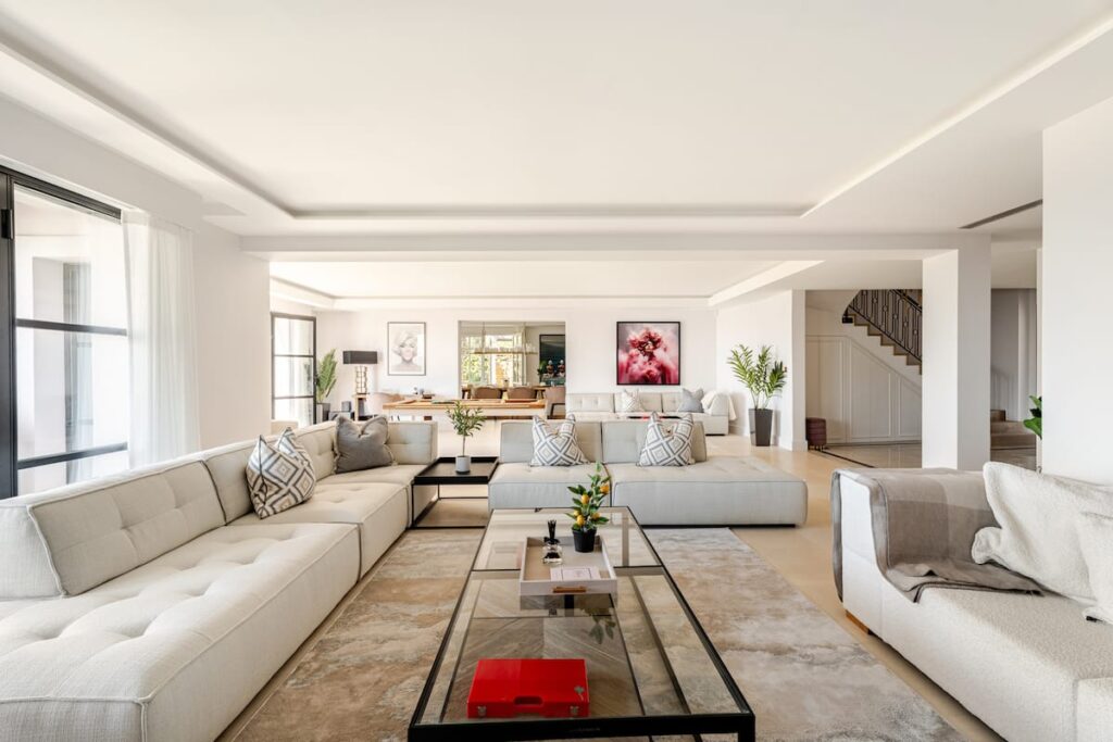 The Carlton Villa