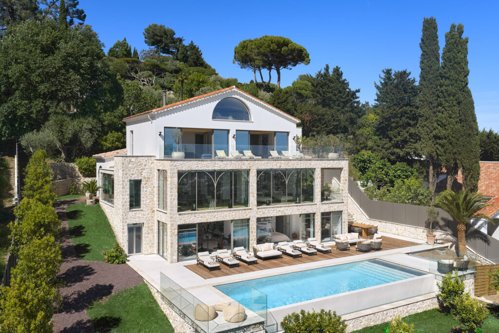 The Eagle Villa