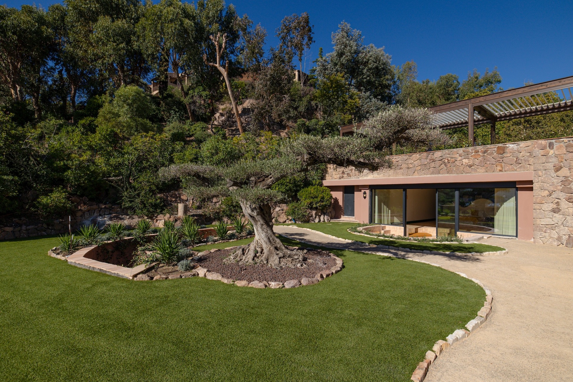 The Esquillon Estate