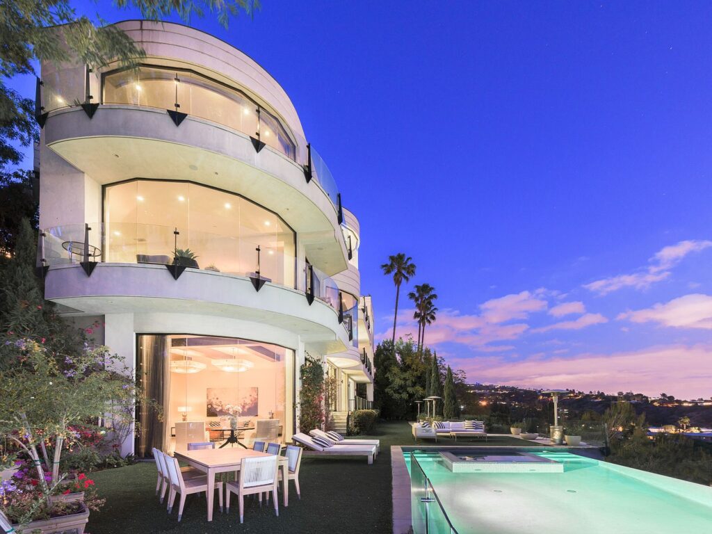 The Beverlycrest Villa