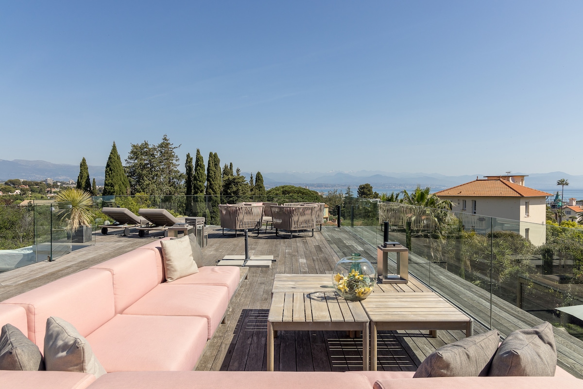 The Marina Villa