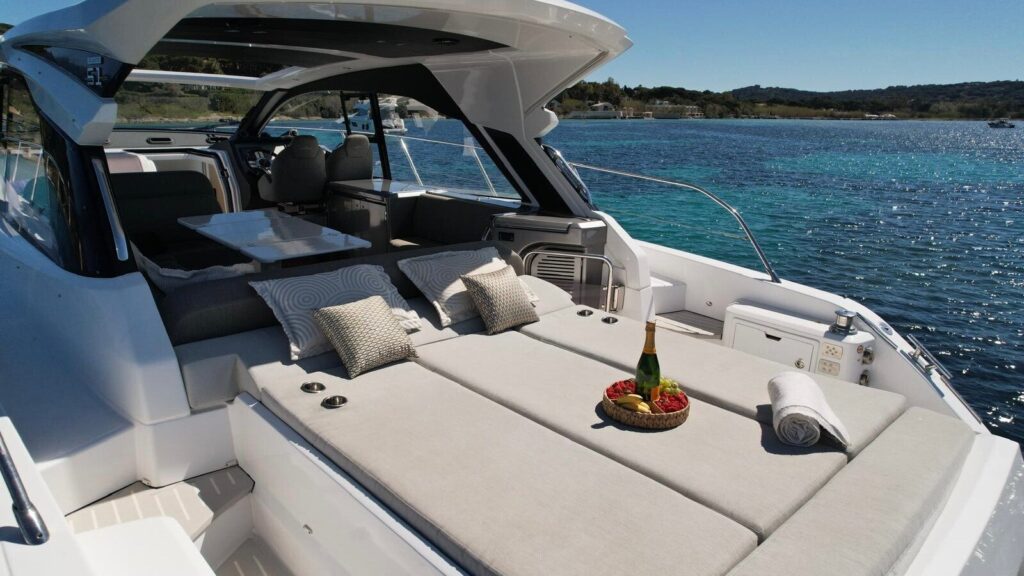 Azimut 51