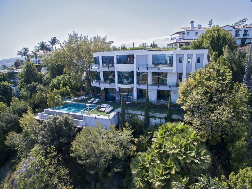 The Beverlycrest Villa