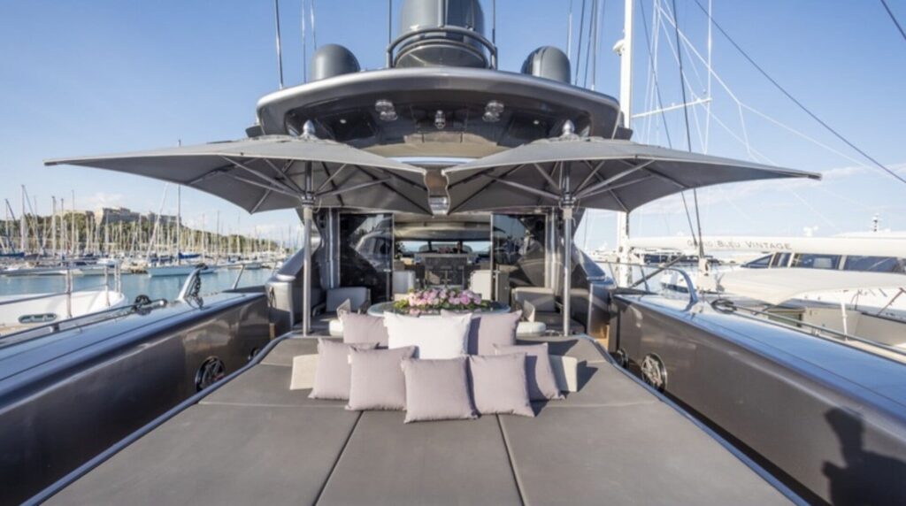 Mangusta 108