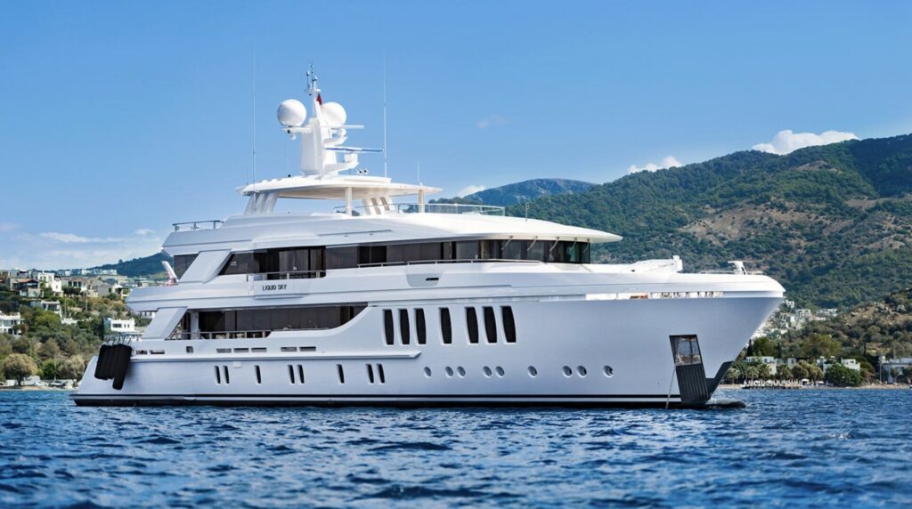 CMB Yachts 154