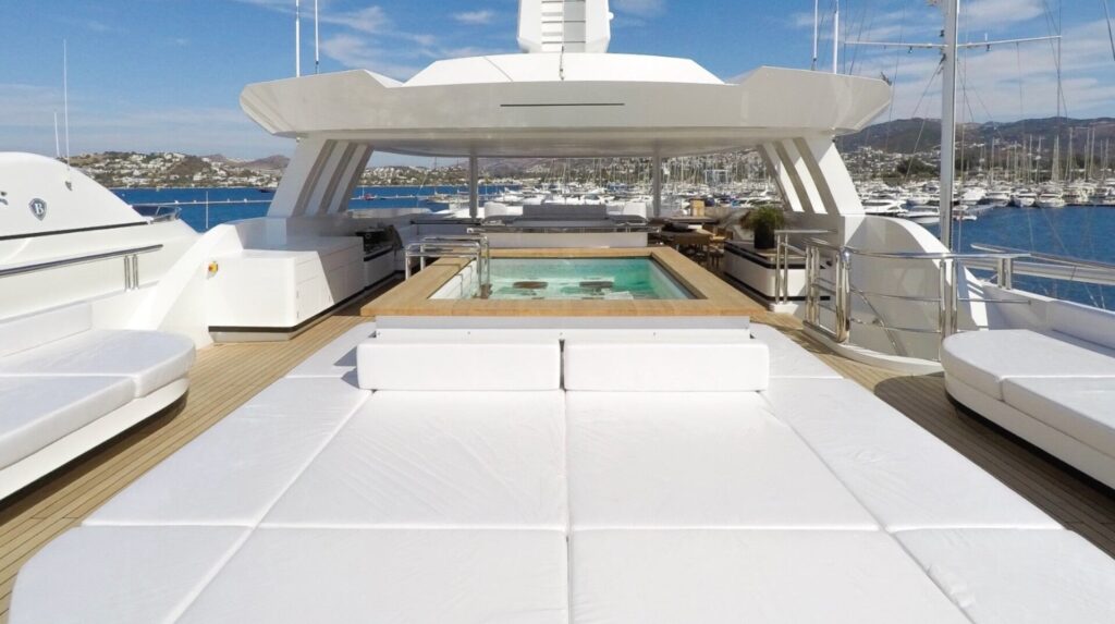 CMB Yachts 154