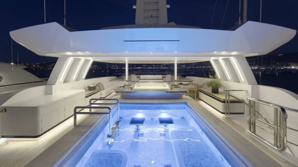 CMB Yachts 154