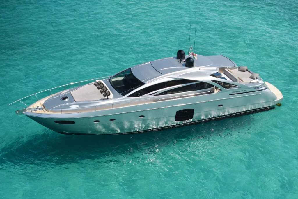 Pershing 70