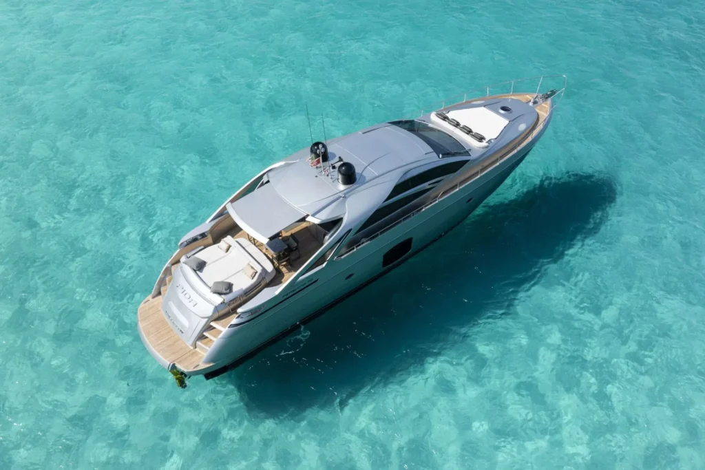 Pershing 70