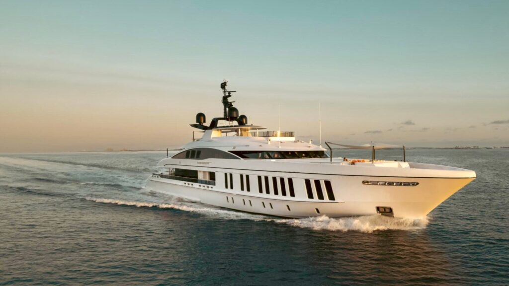 Alia Yachts 197