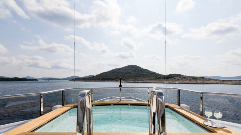 Alia Yachts 197
