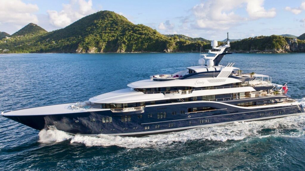 5 Reasons Celebrities Love Luxury Yacht Charters in Miami
