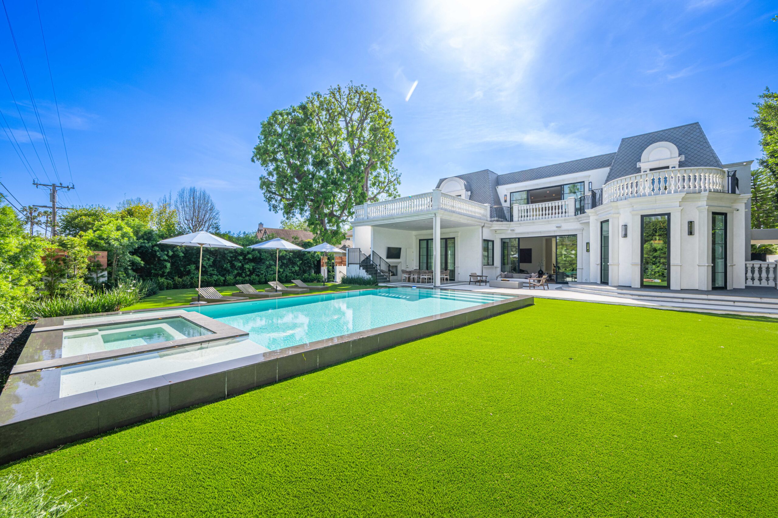 The Alinae Estate