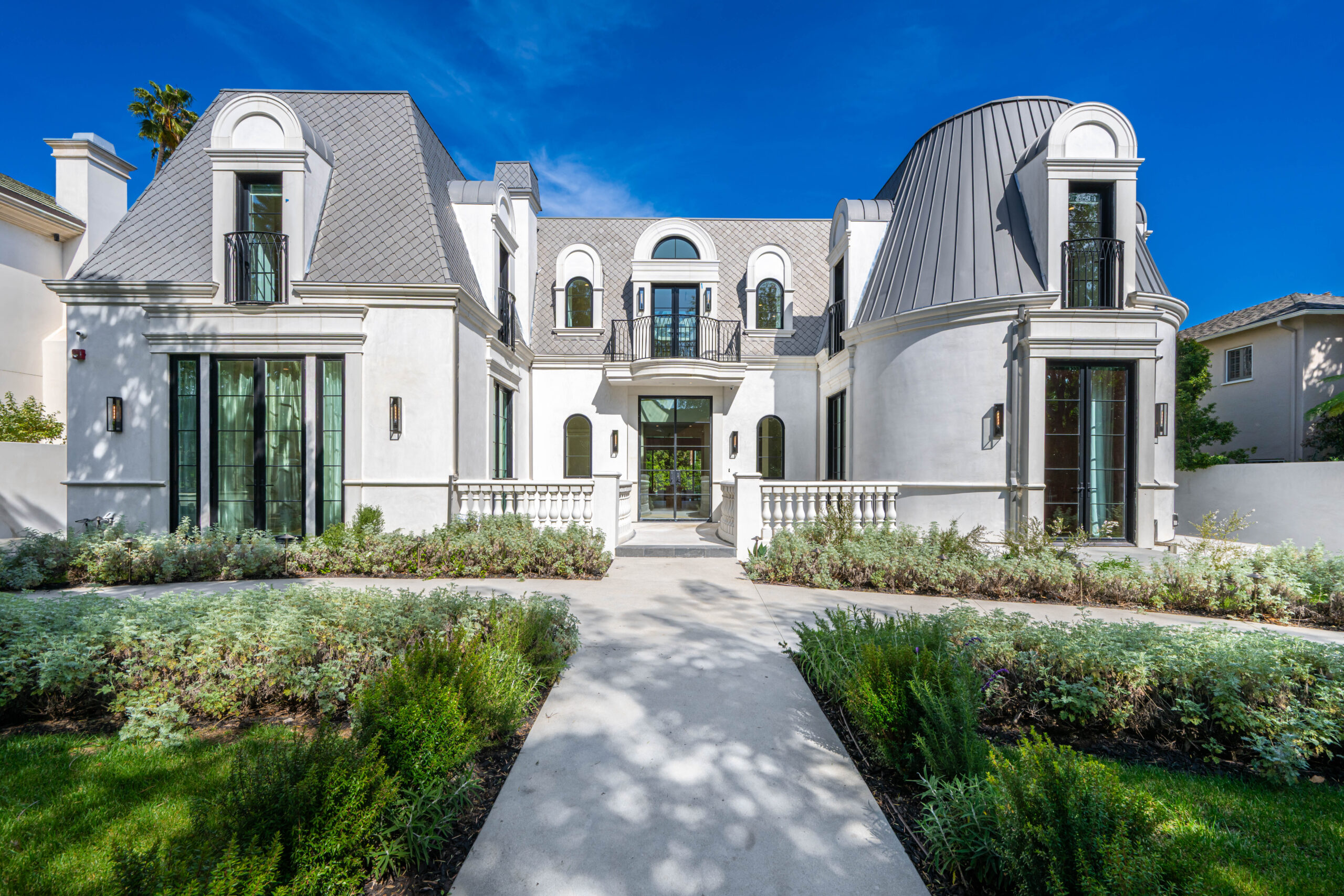 The Alinae Estate