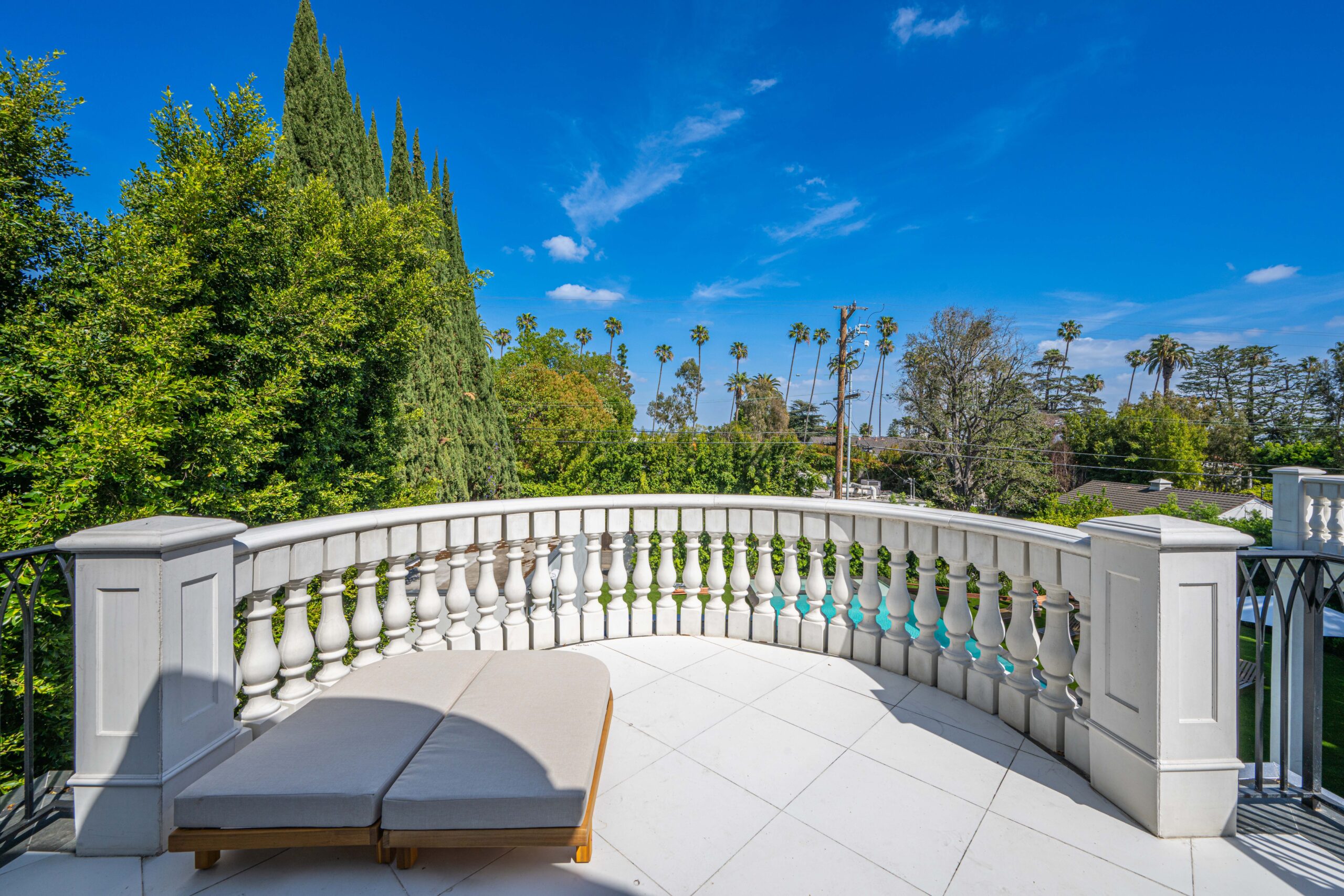 The Alinae Estate