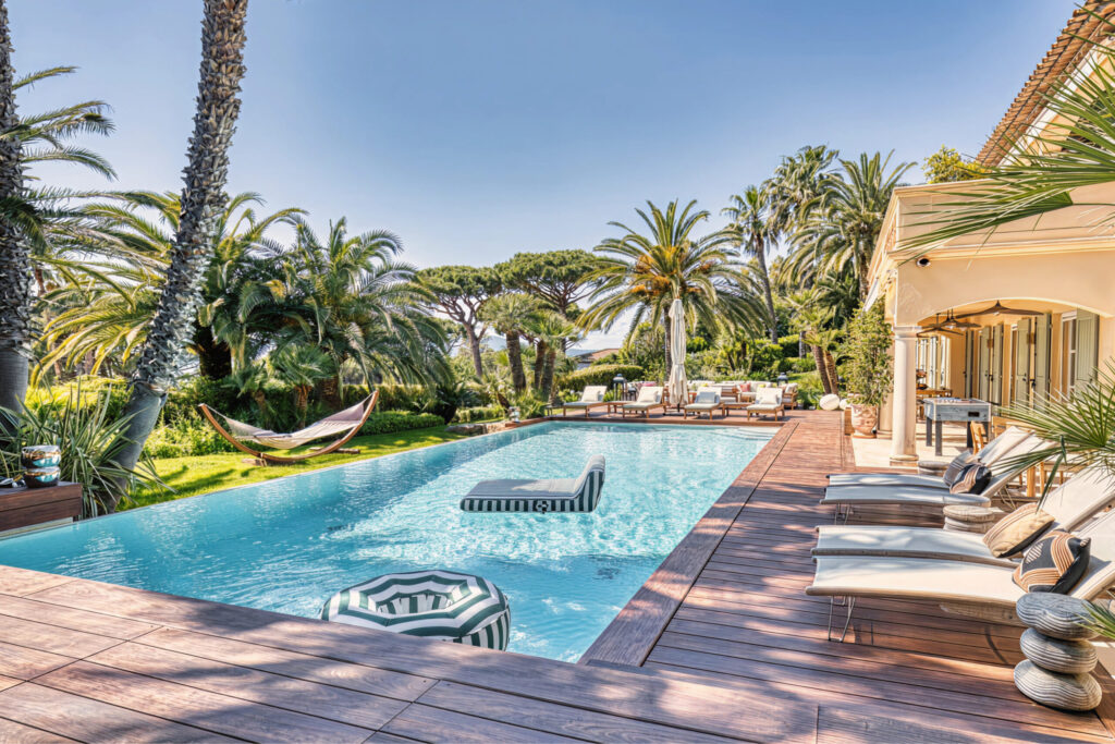 Family-Friendly St Tropez Villas for Rent Close to the Town Center