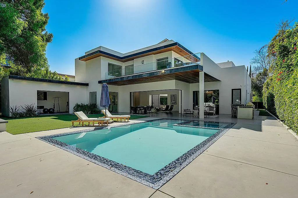 The Woodley Villa