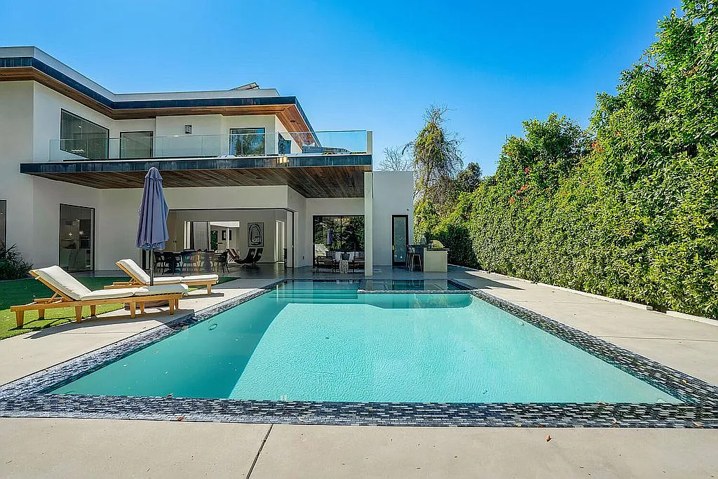 The Woodley Villa