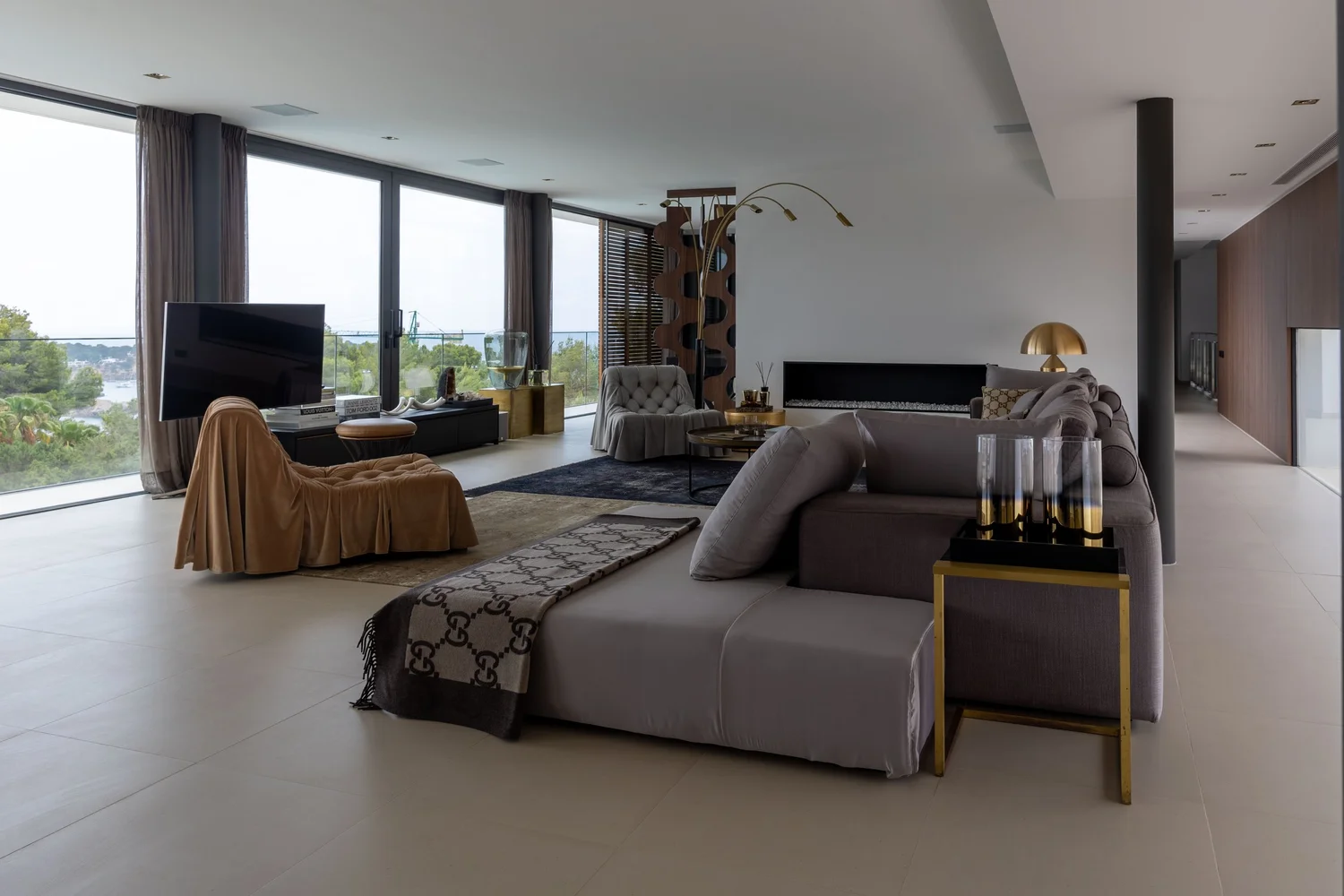The Lunna Villa