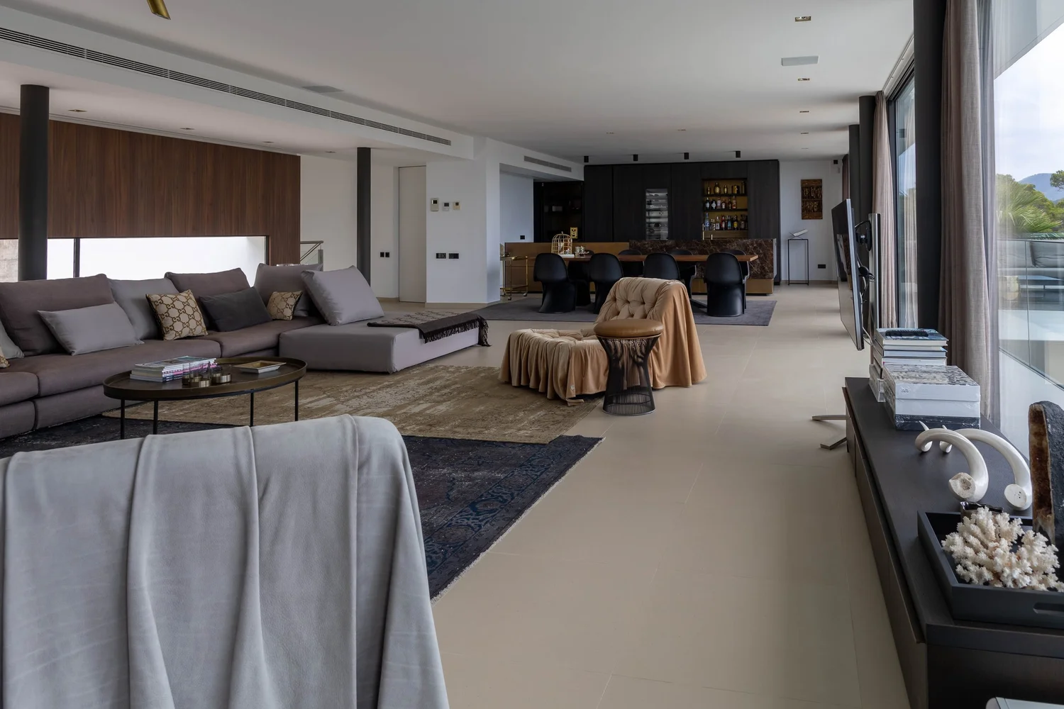 The Lunna Villa