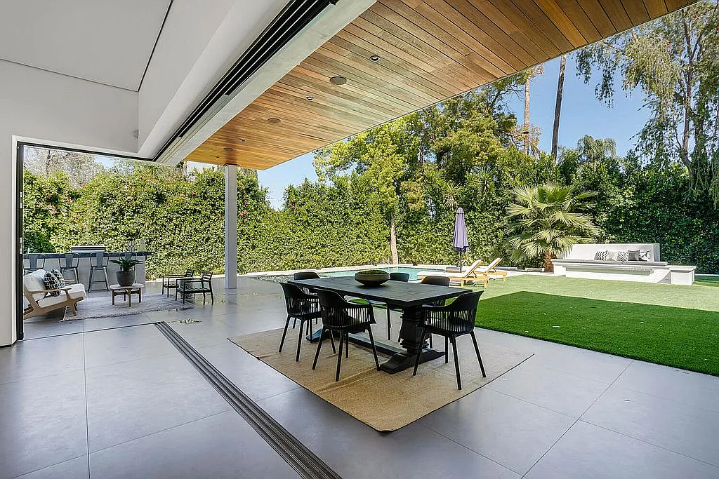 The Woodley Villa