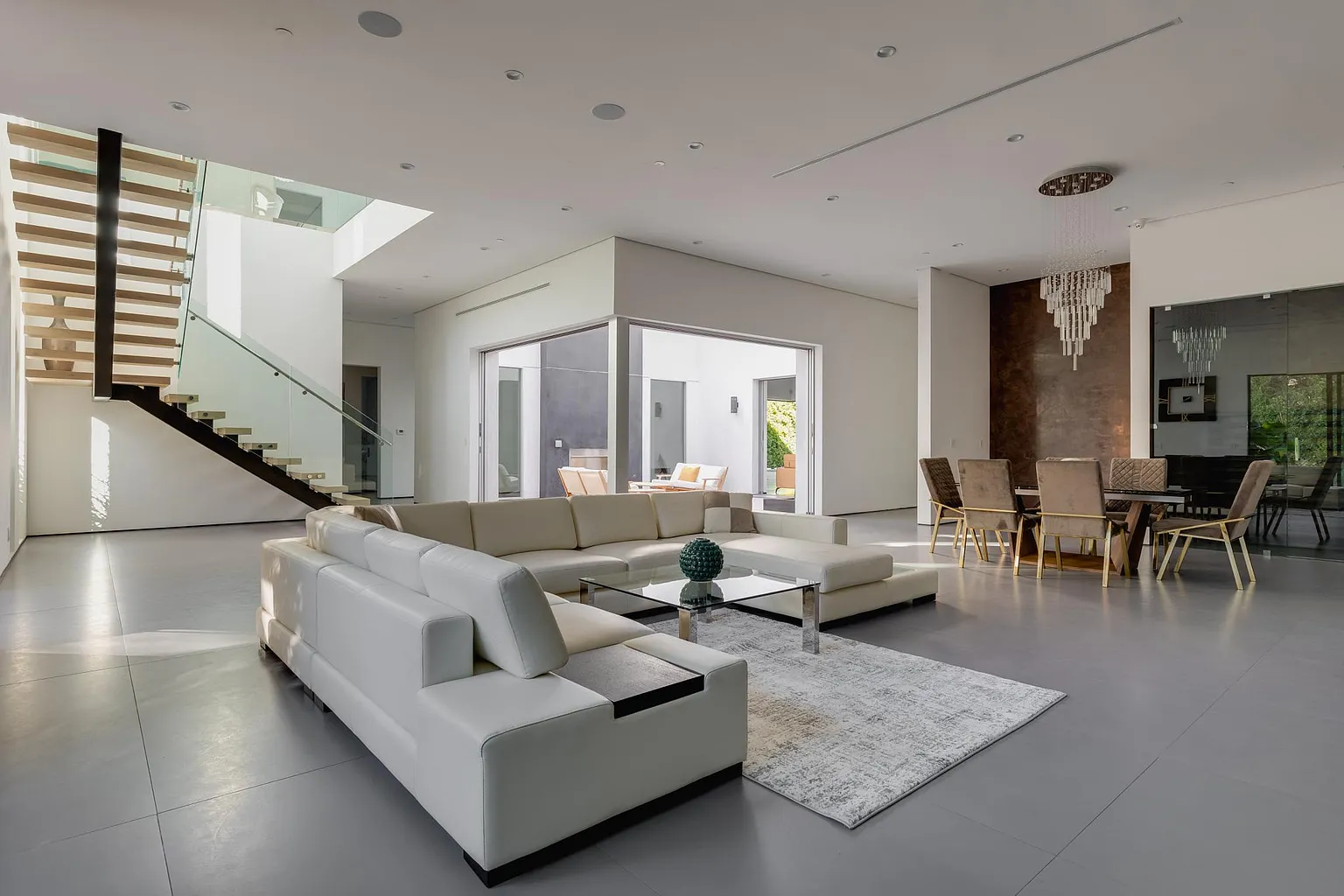 The Woodley Villa