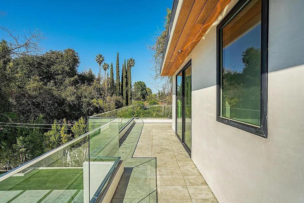 The Woodley Villa
