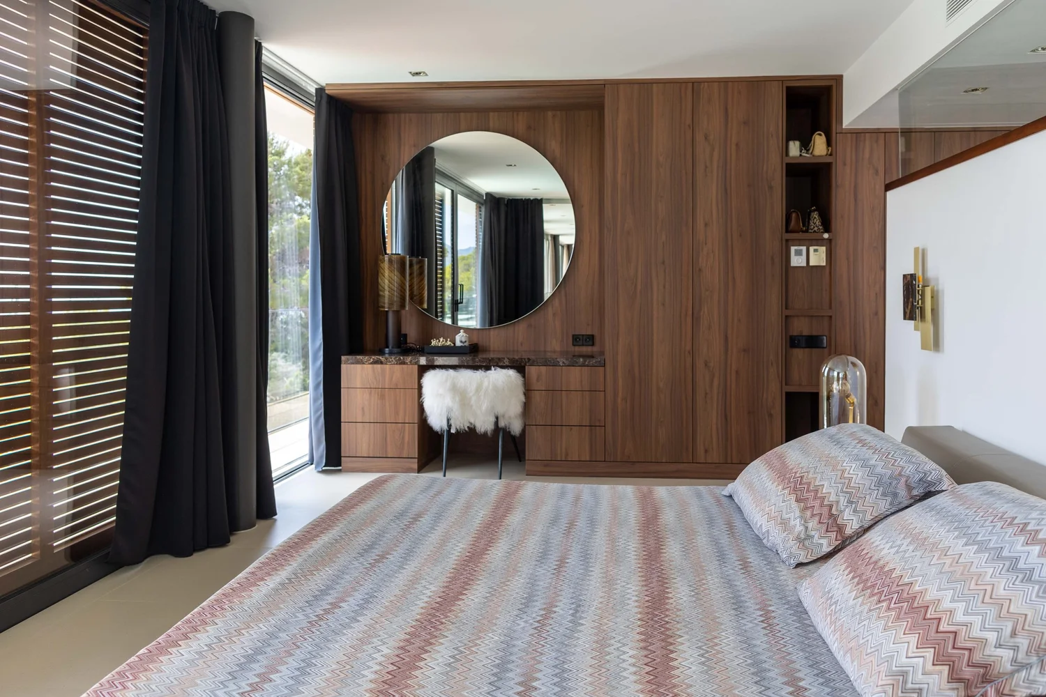 The Lunna Villa