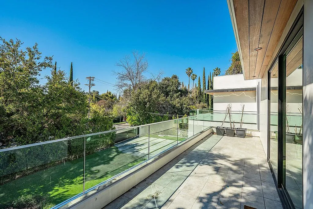 The Woodley Villa