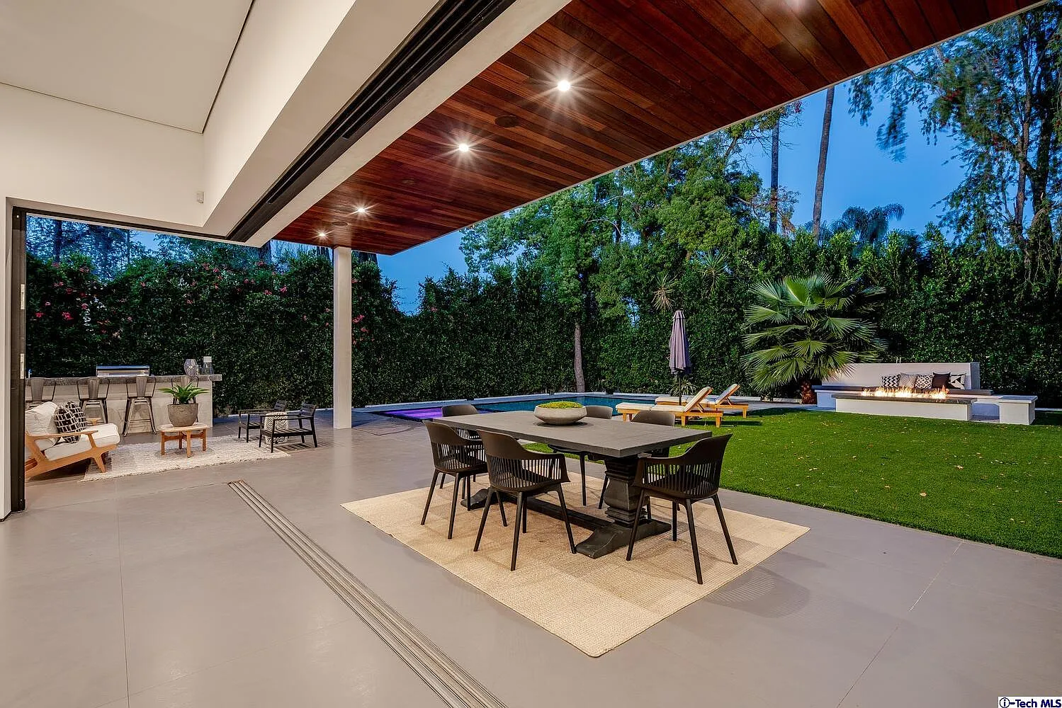 The Woodley Villa