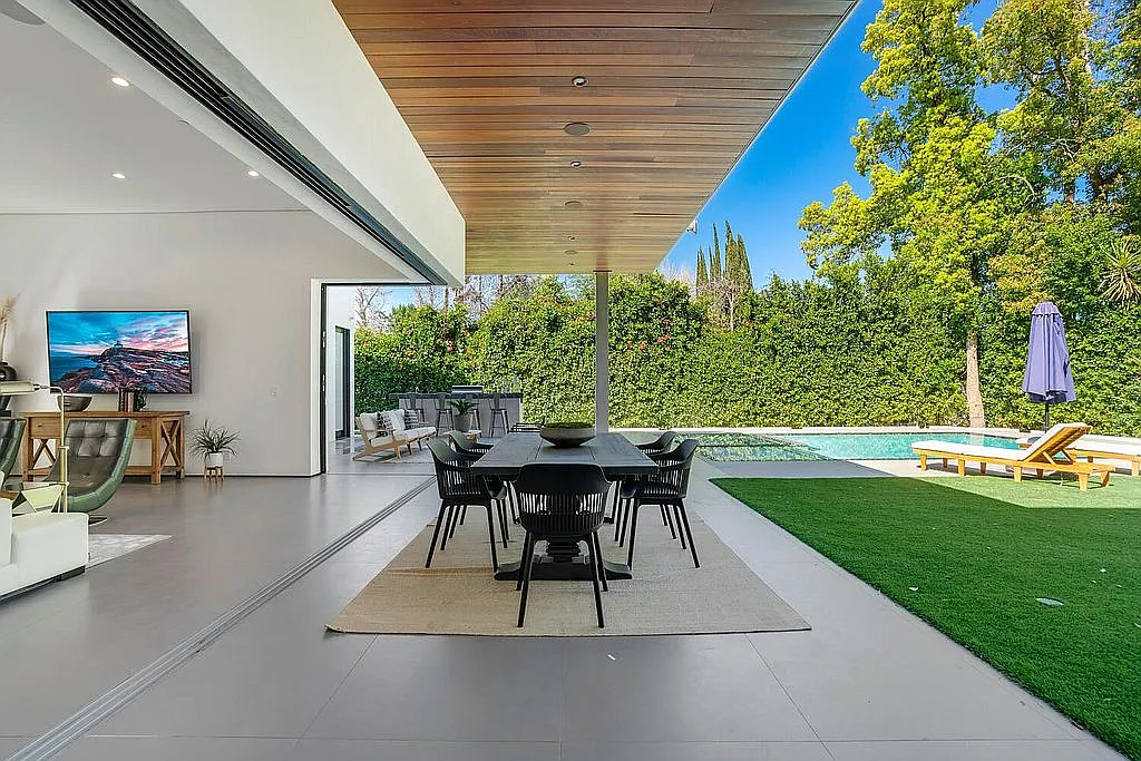 The Woodley Villa