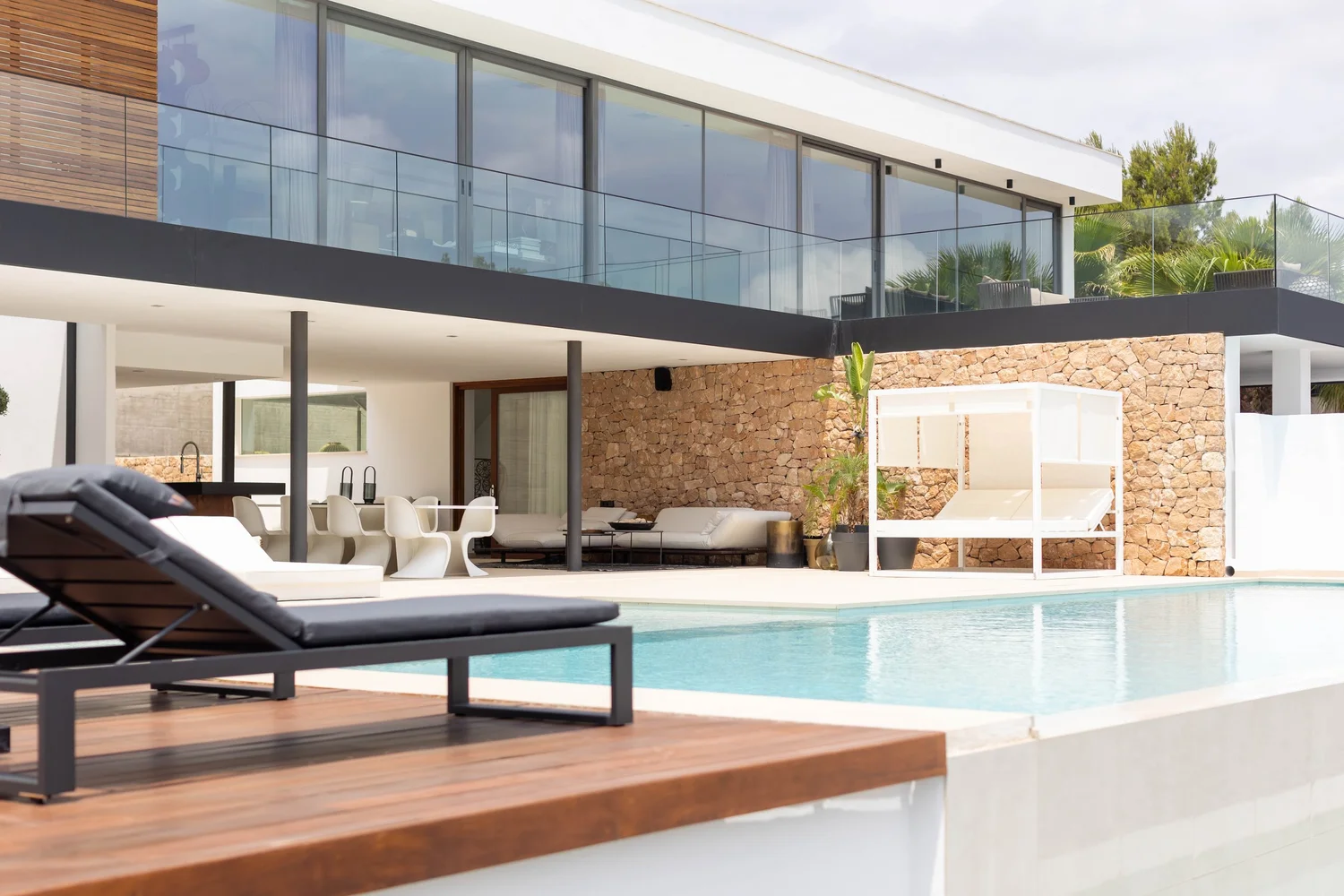 The Lunna Villa