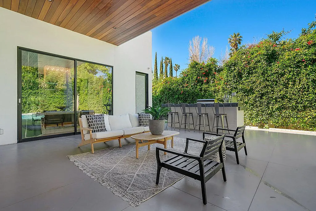 The Woodley Villa