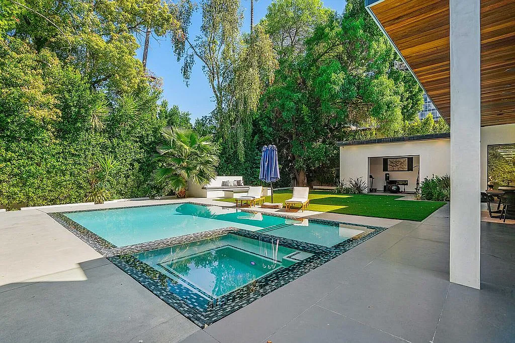 The Woodley Villa