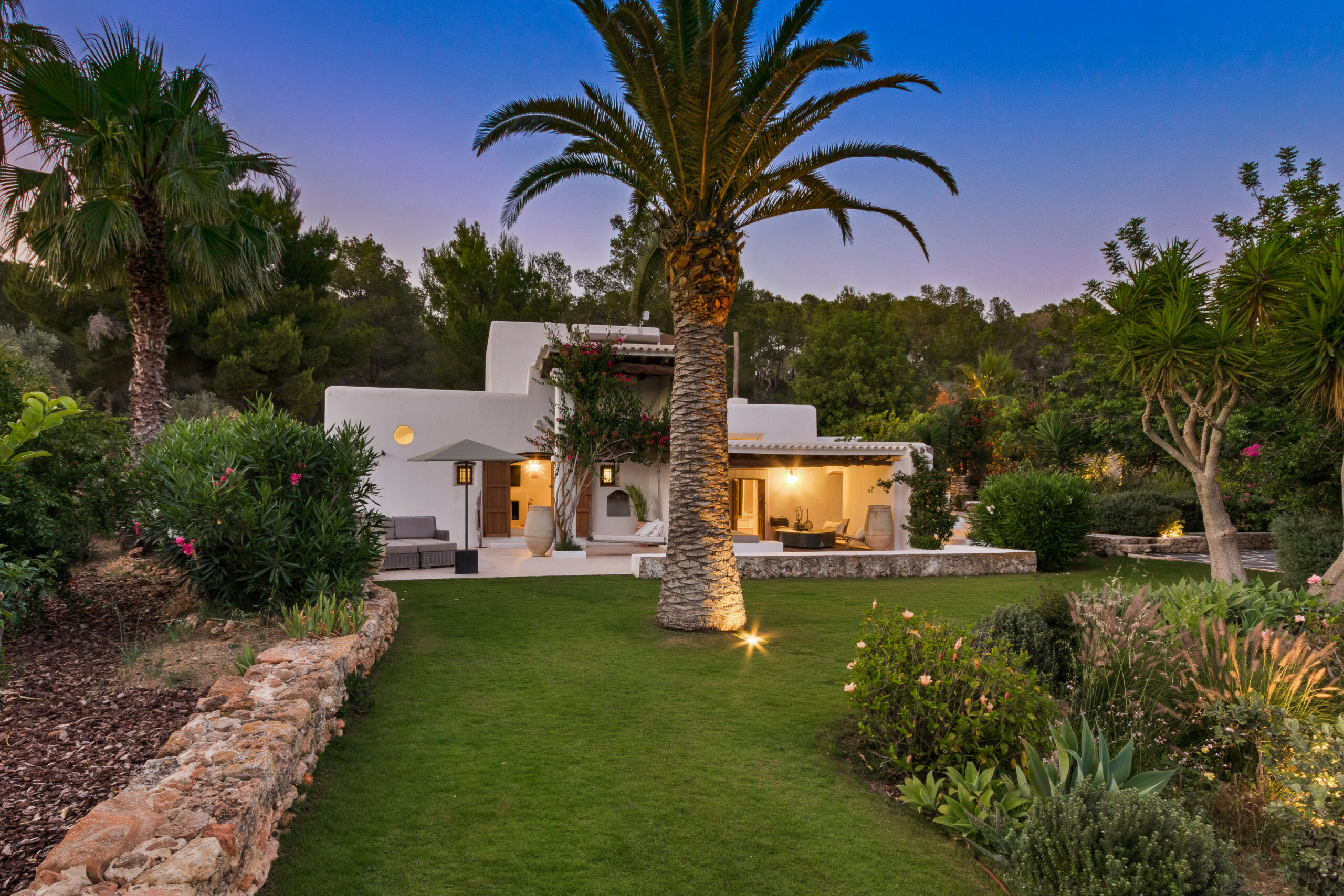 The Miraflores Villa