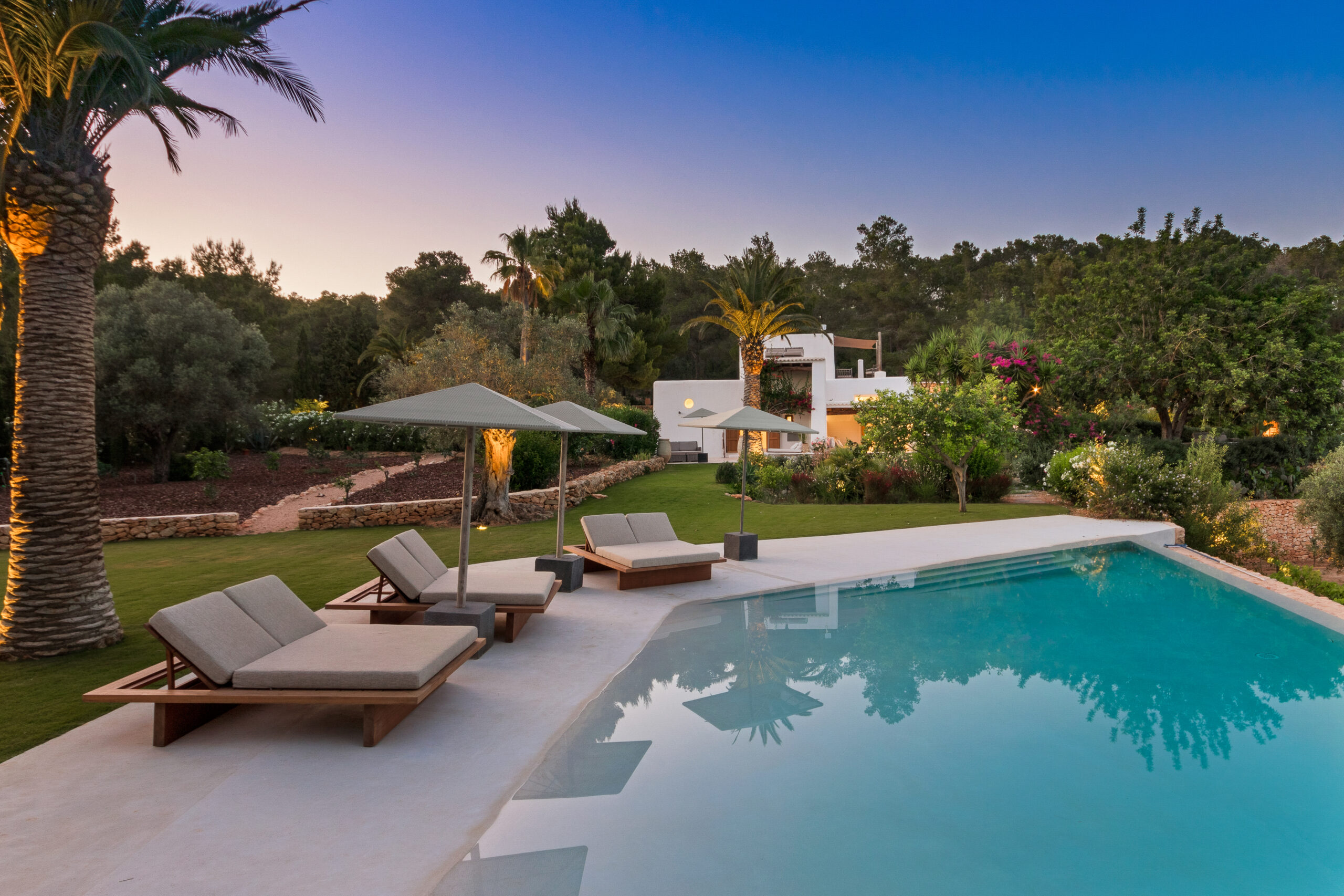 The Miraflores Villa