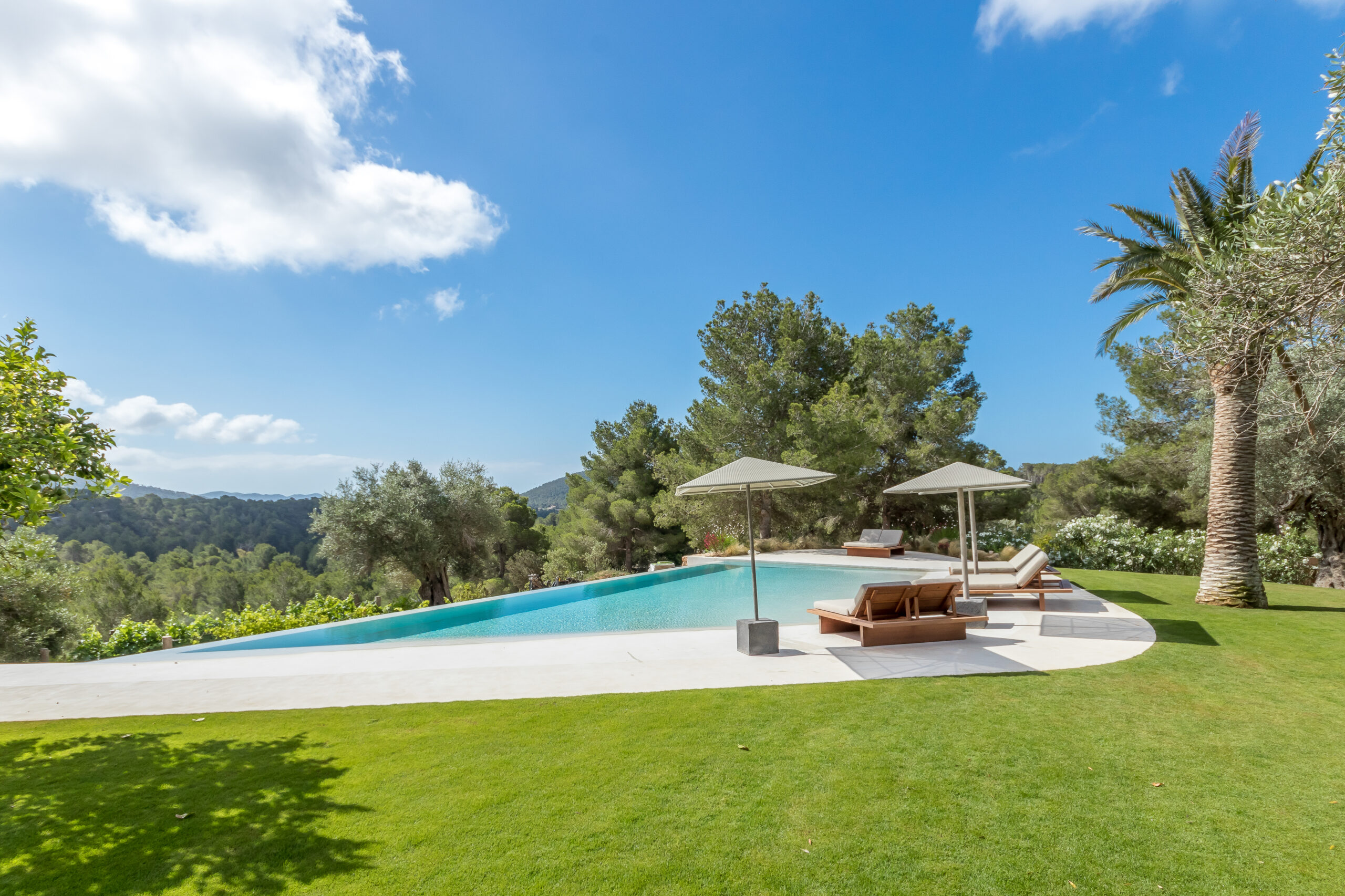 The Miraflores Villa