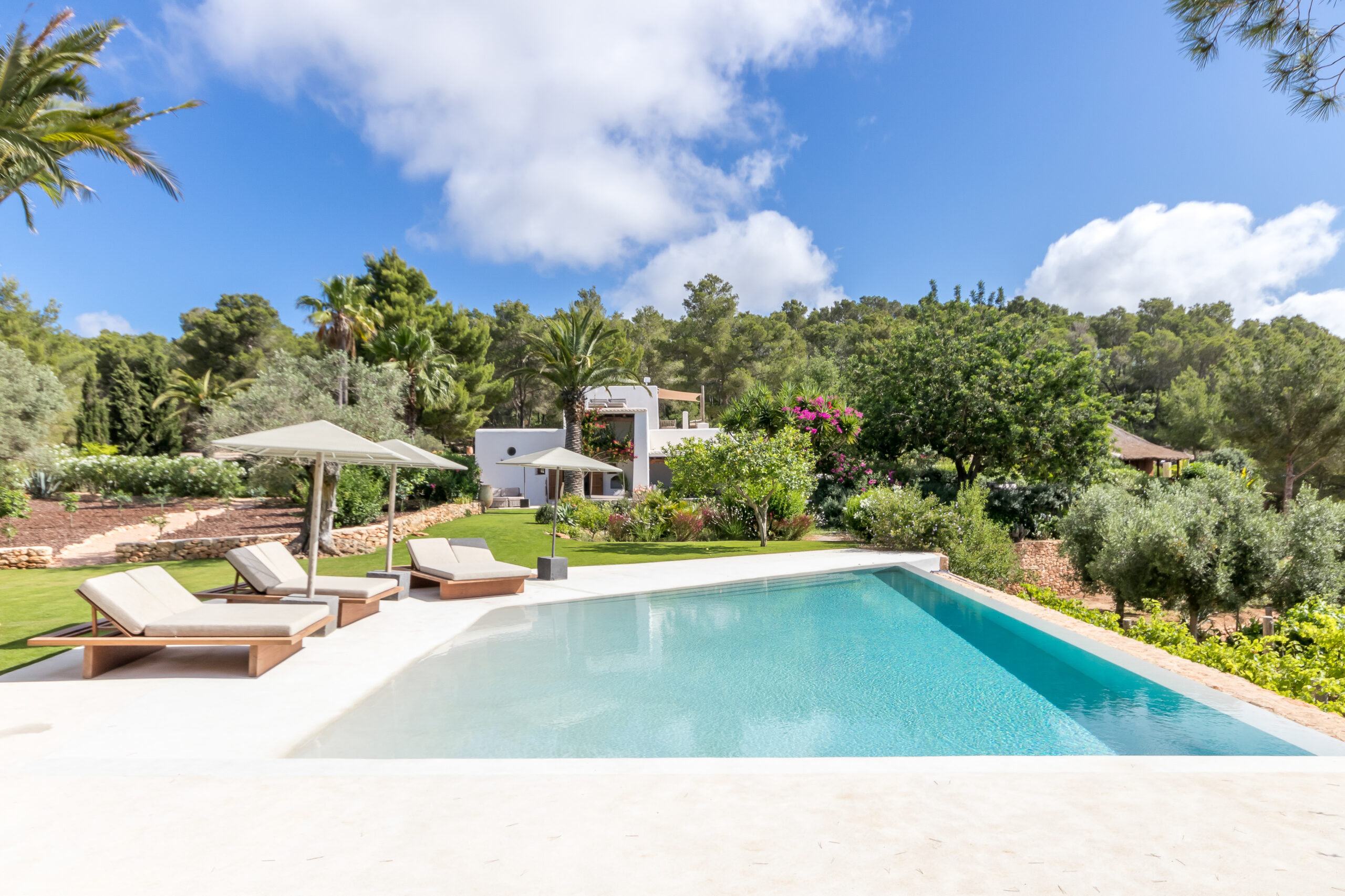 The Miraflores Villa