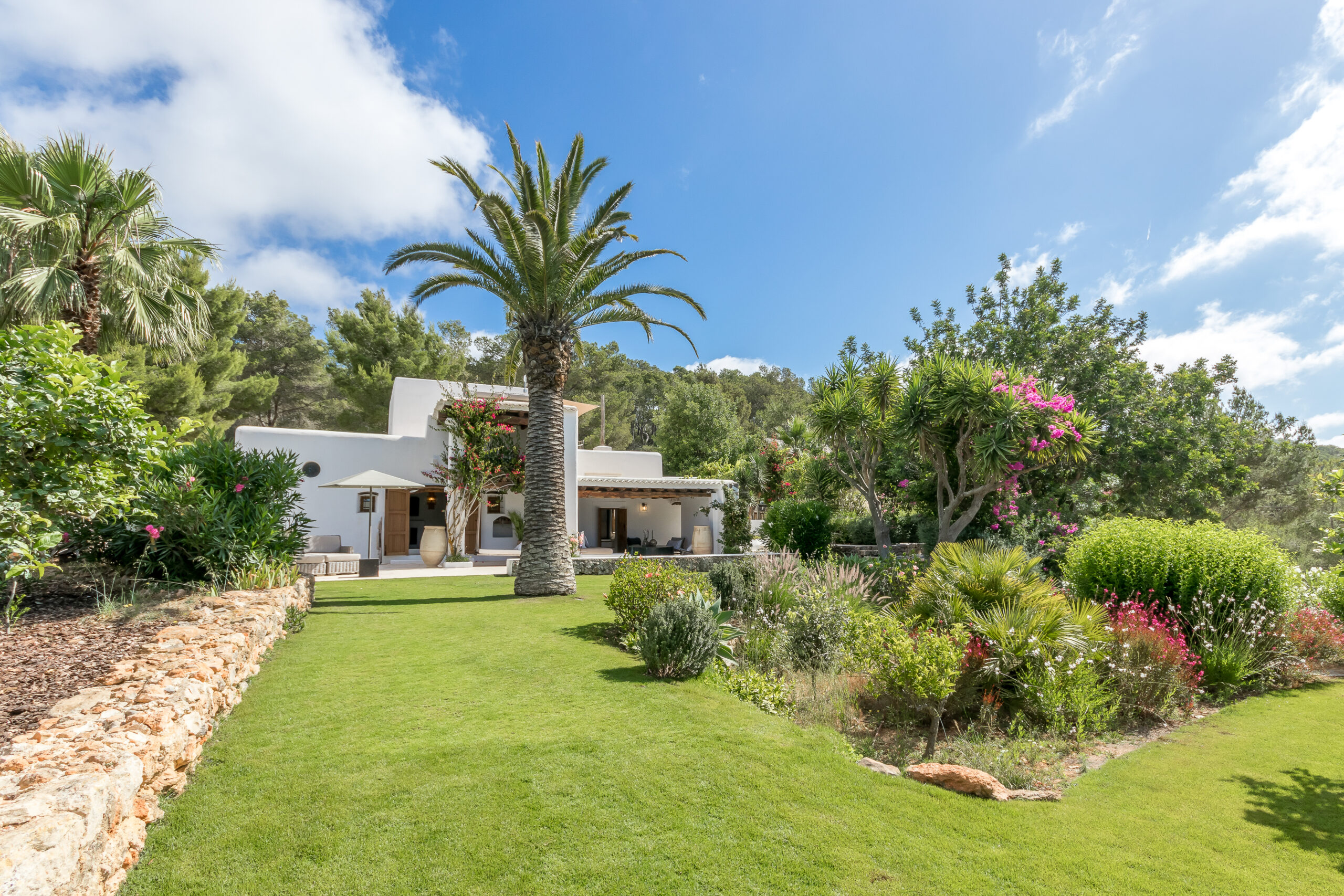 The Miraflores Villa