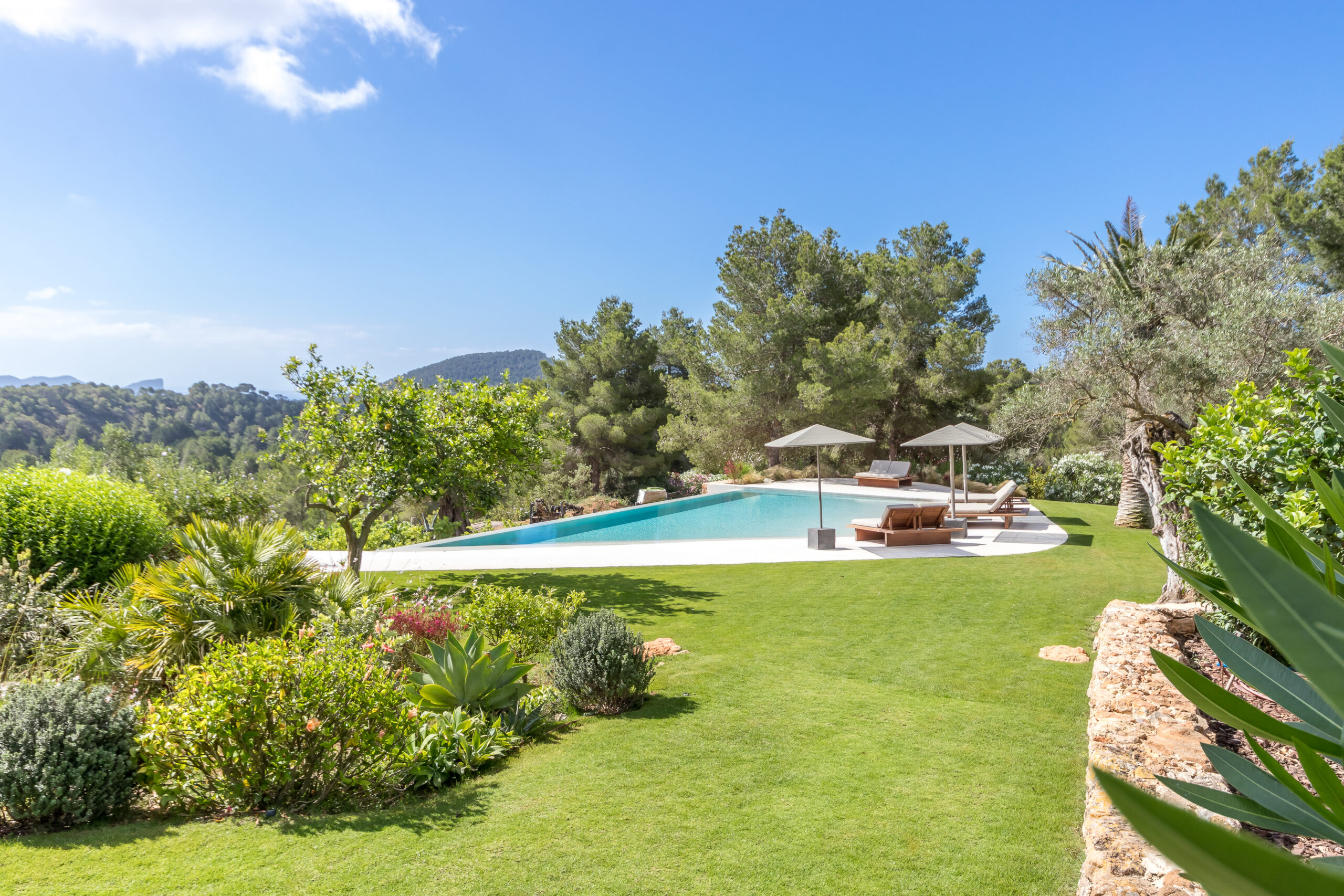 The Miraflores Villa