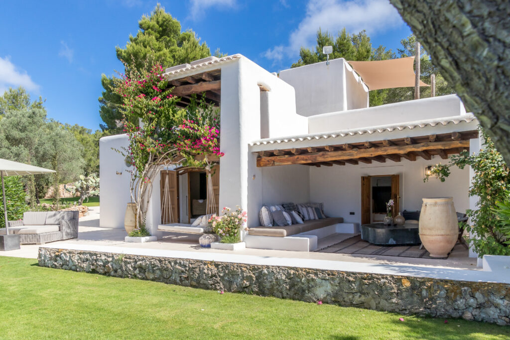 The Miraflores Villa