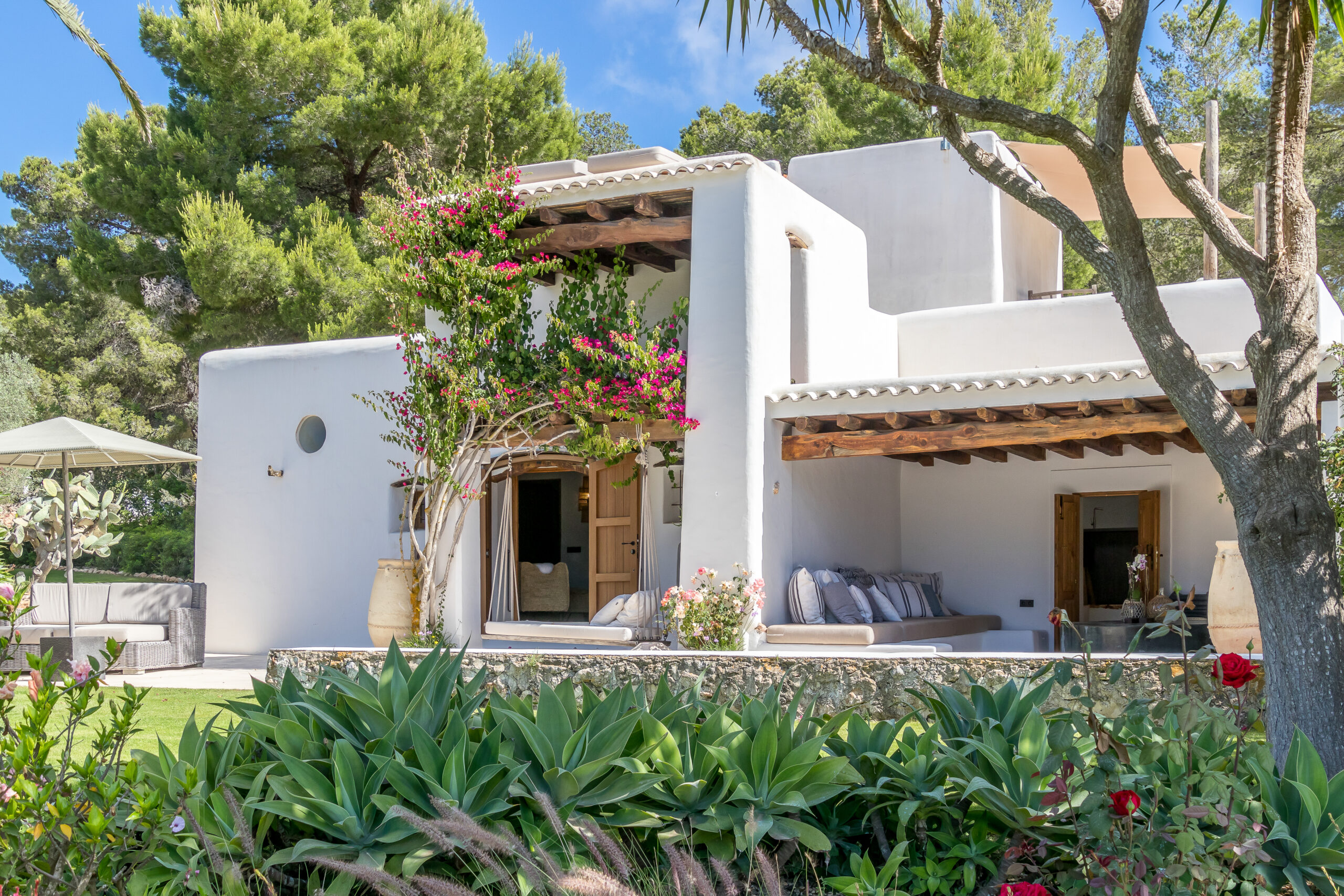 The Miraflores Villa