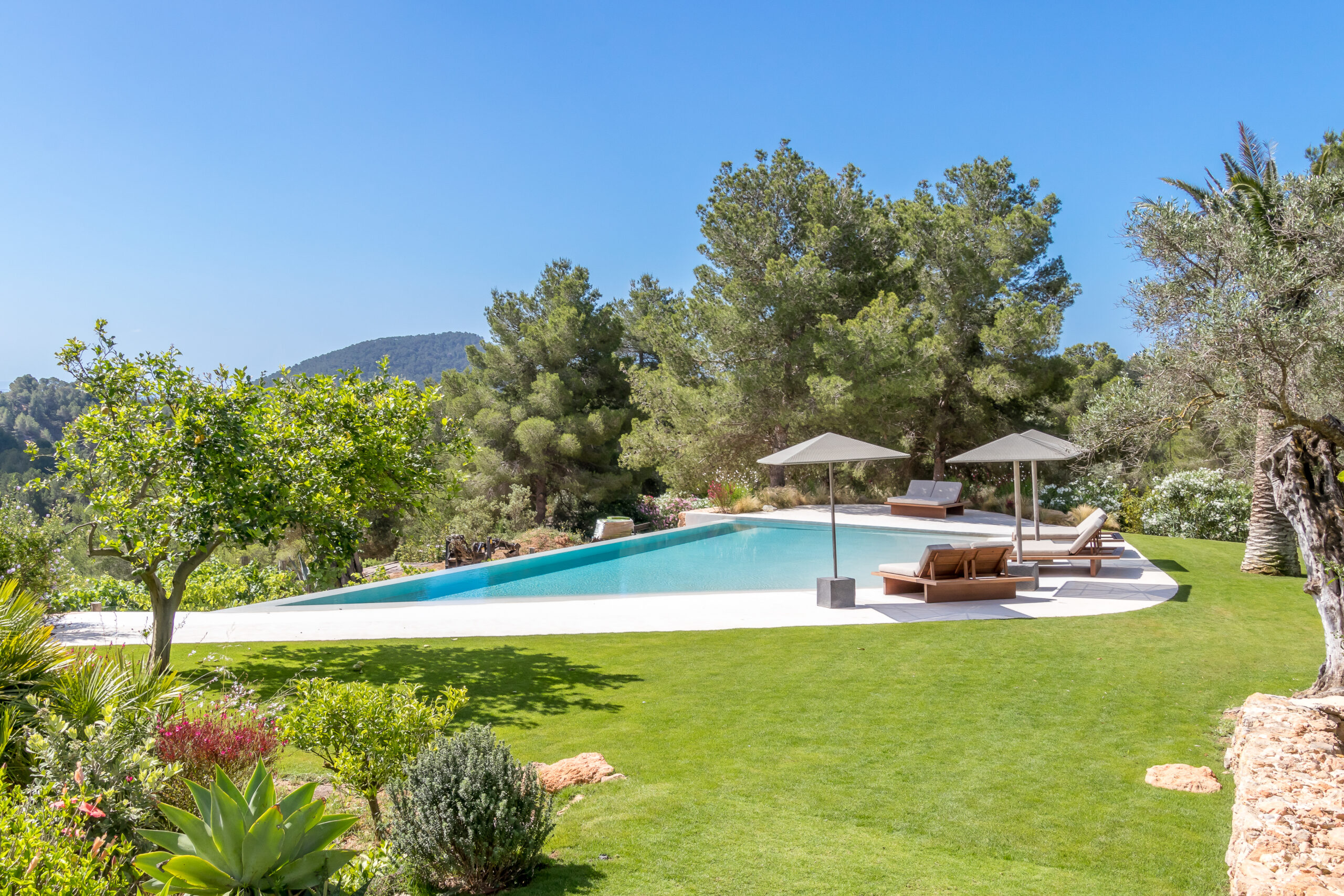 The Miraflores Villa