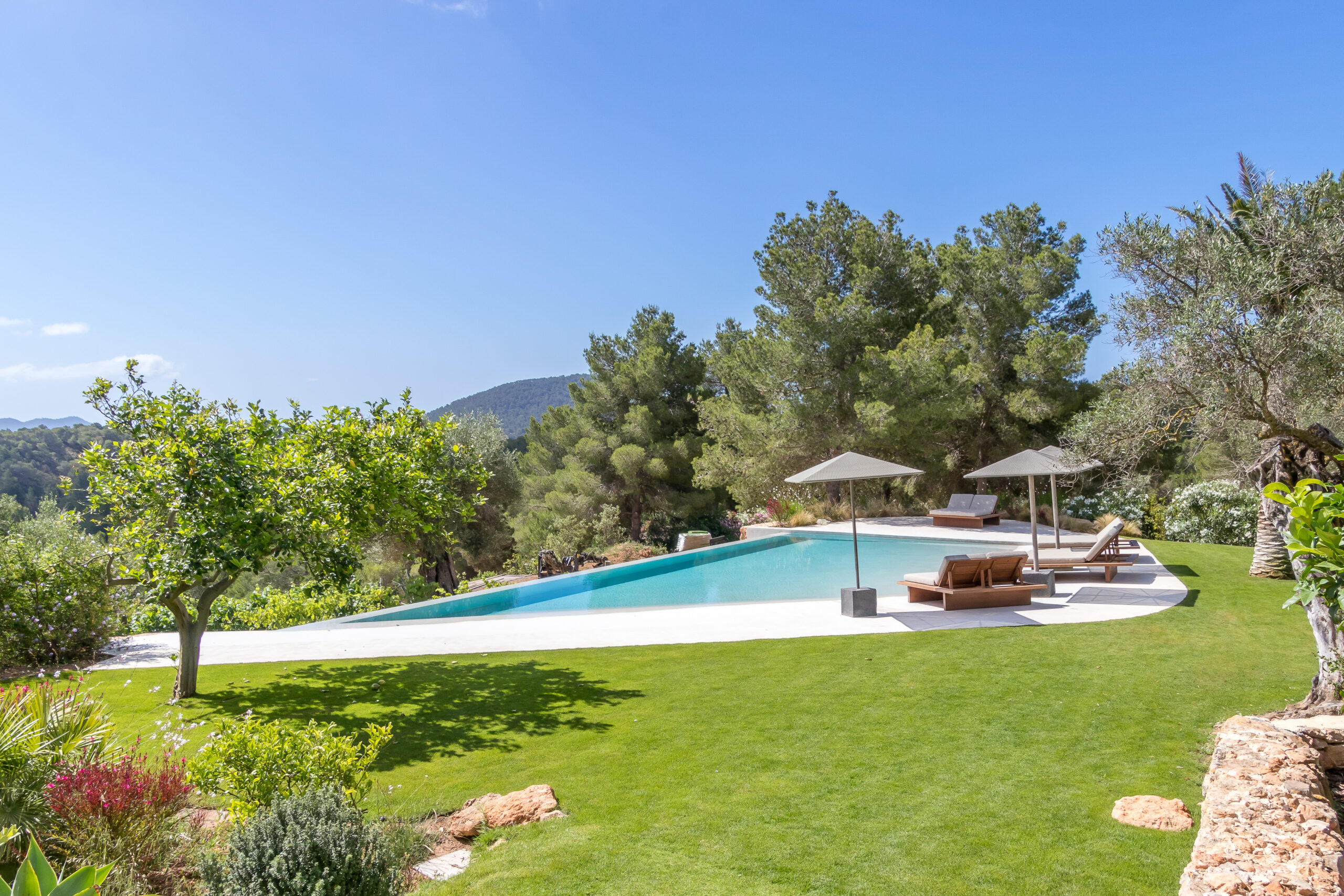 The Miraflores Villa